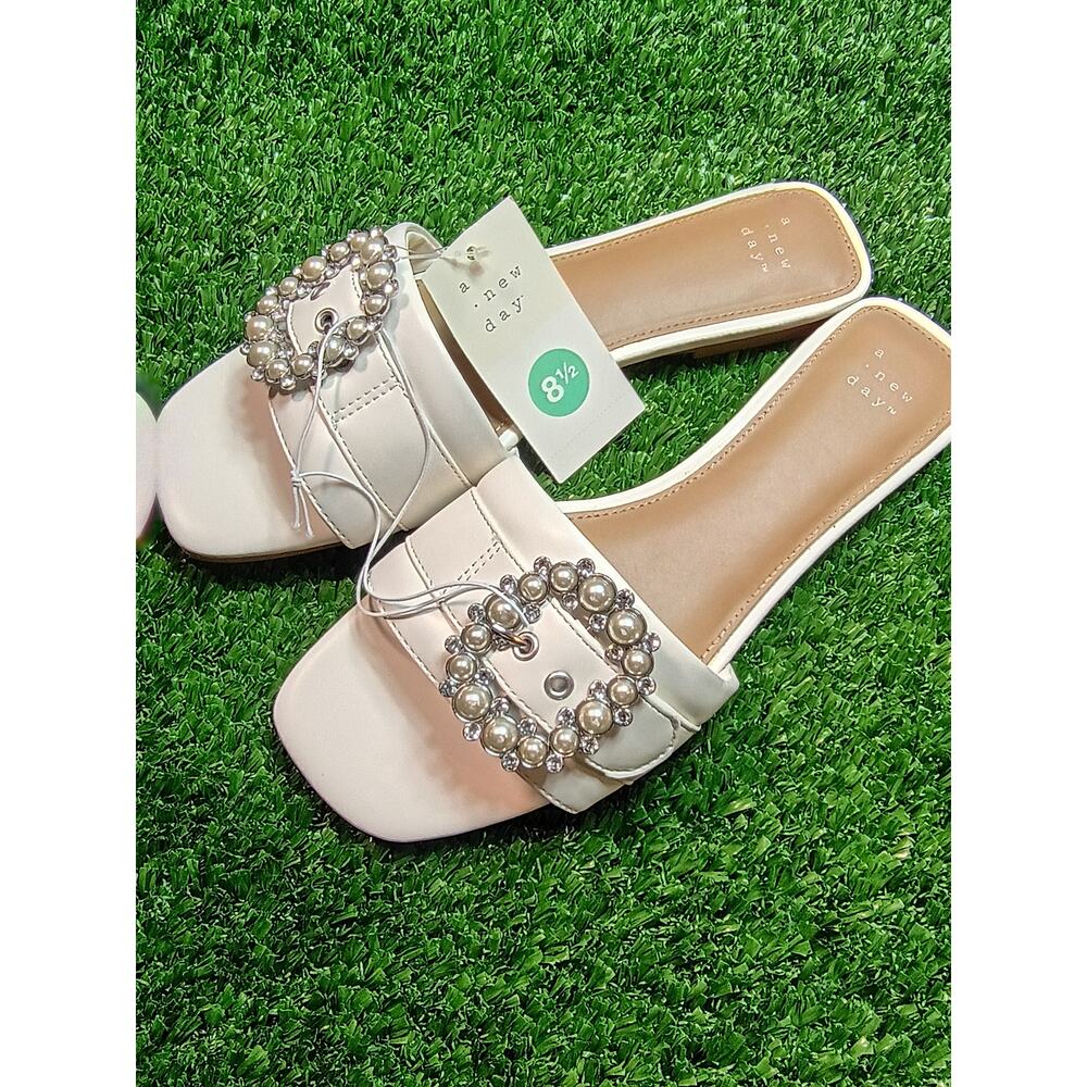 A New Day Kelsey Cream Pearl Buckle Slide Sandals 8.5 NWT - Picture 2 of 6